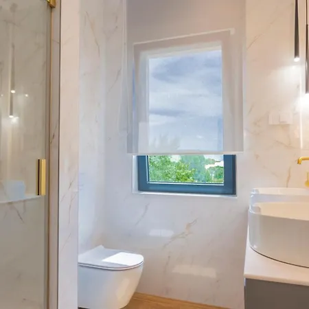 Luxury Decima Near Split - Pool & Tennis Retreat فيلة Dicmo