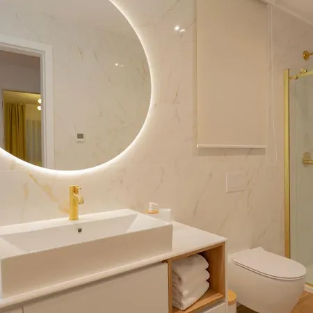 Luxury Decima Near Split - Pool & Tennis Retreat Dicmo