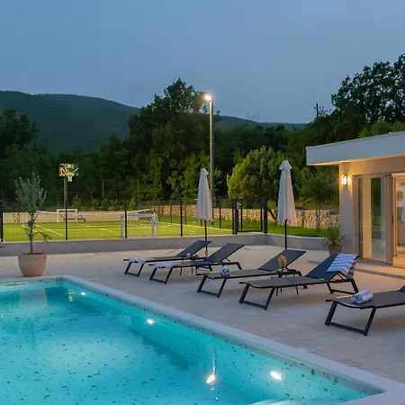 فيلة Luxury Decima Near Split - Pool & Tennis Retreat *