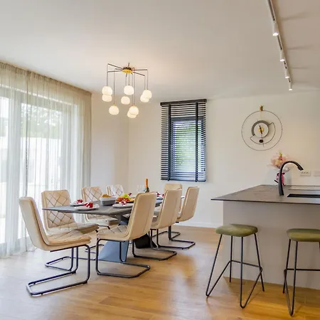 Luxury Decima Near Split - Pool, Touch Tennis & Multi-court *