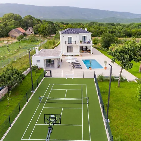 فيلة Luxury Decima Near Split - Pool & Tennis Retreat