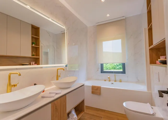 Luxury Decima Near Split - Pool & Tennis Retreat Villa *