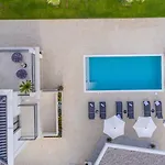 Luxury Decima Near Split - Pool & Tennis Retreat * Dicmo