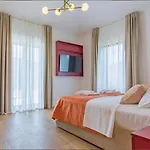 Luxury Decima Near Split - Pool & Tennis Retreat Dicmo
