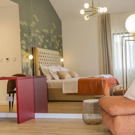 빌라 Luxury Decima Near Split - Pool & Tennis Retreat