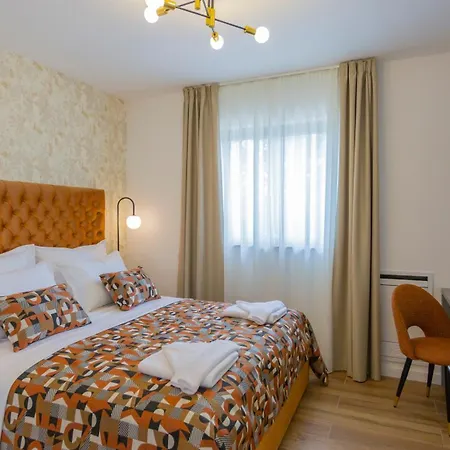 Luxury Decima Near Split - Pool, Touch Tennis & Multi-court Dicmo