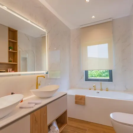 Luxury Decima Near Split - Pool, Touch Tennis & Multi-court Villa *