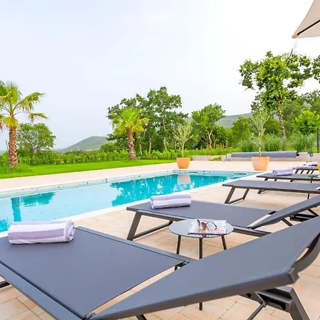 Luxury Decima Near Split - Pool & Tennis Retreat Villa