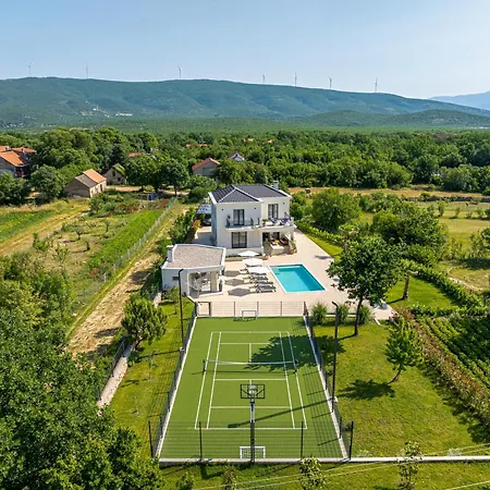 Villa Decima Near Split - Heated Pool, Tennis Court & Billiards Dicmo