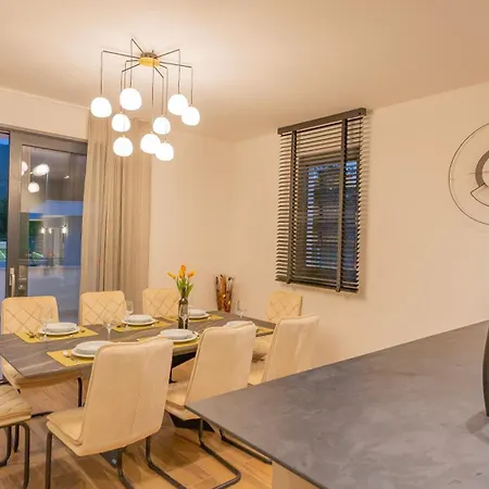 Luxury Decima Near Split - Pool, Touch Tennis & Multi-court *