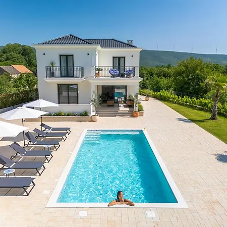 Villa Luxury Decima Near Split - Pool, Touch Tennis & Multi-court *