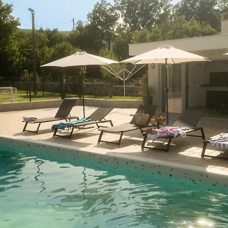 Luxury Decima Near Split - Pool, Touch Tennis & Multi-court Villa