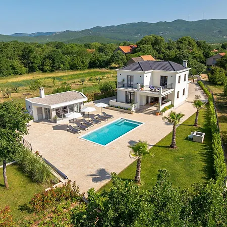 Luxury Decima Near Split - Pool & Tennis Retreat * Dicmo