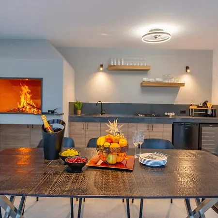 Decima Near Split - Heated Pool, Tennis Court & Billiards *