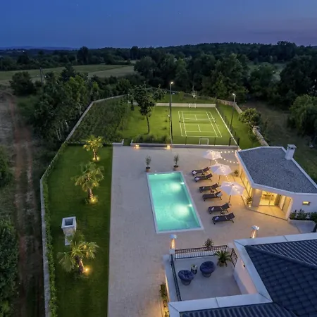 Decima Near Split - Heated Pool, Tennis Court & Billiards