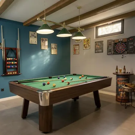 Decima Near Split - Heated Pool, Tennis Court & Billiards